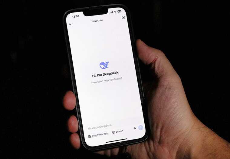 Конфиденциальность под угрозой: DeepSeek допустил утечку API-ключей и логов чатов