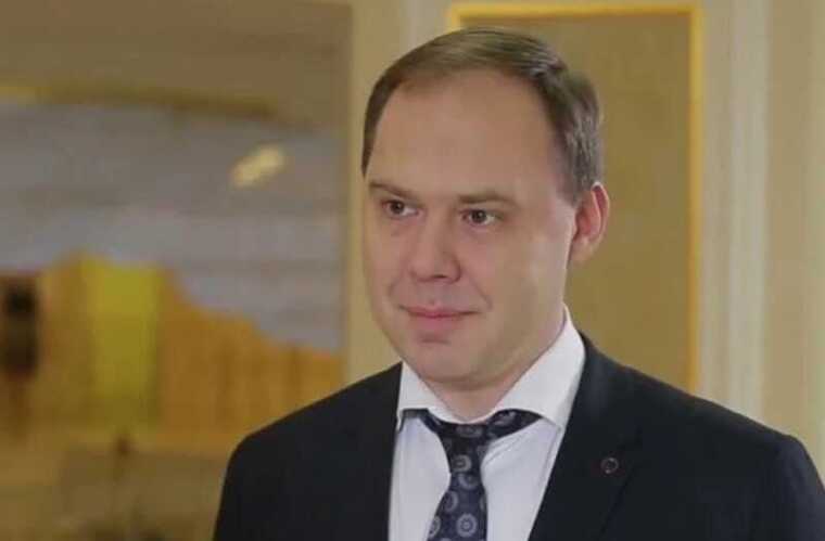 Недоучка века: как подручный Шувалова Отто Сопроненко оставил детей без школ, а бюджет - без денег