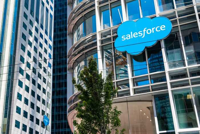 Звонок от «поддержки»: жертвы устанавливают поддельное приложение Salesforce по указке хакеров