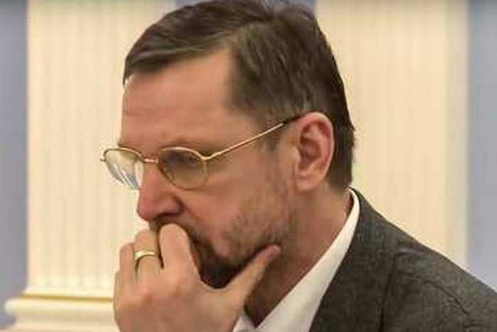 Скандал с правой рукой Голощапова: давление на мать и обнародование переписки