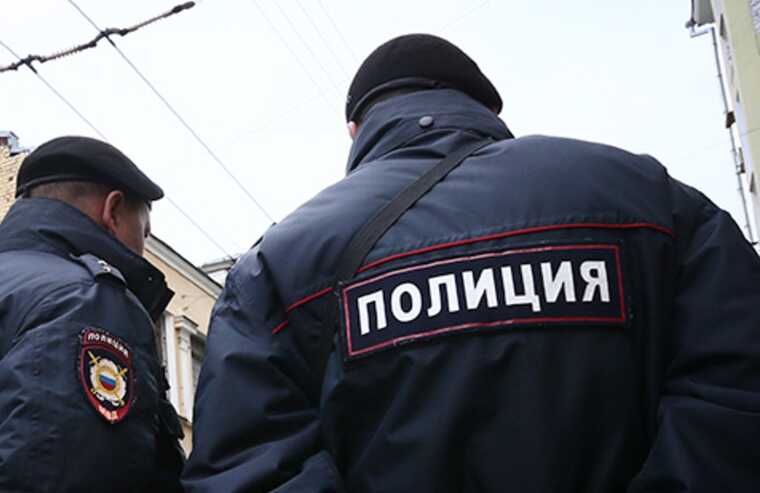В редакцию «Базы» пришли с обысками сотрудники полиции и ОМОН