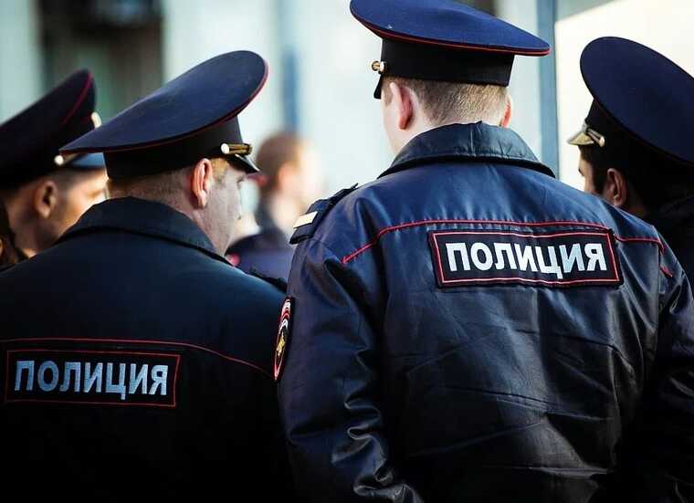 Мигранты на складах: полиция накрыла бизнес Антоновых в Новотитаровской